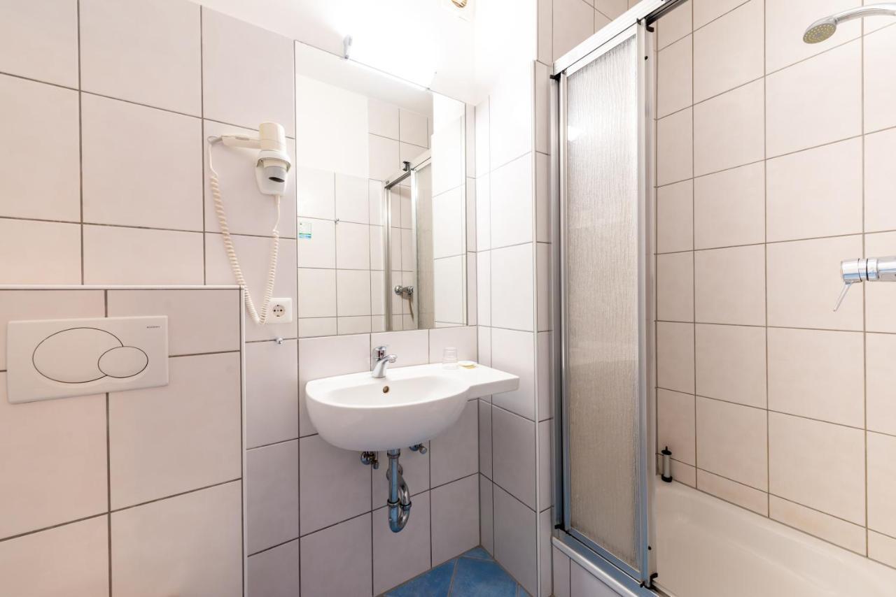 Hotel Heldt Dependance BRE Екстериор снимка